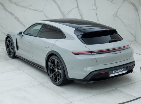 Porsche Taycan 4S Cross Turismo 9