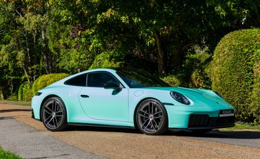 Porsche 911 Carrera GTS (992.2) 4