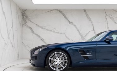 Mercedes-Benz SLS AMG 24