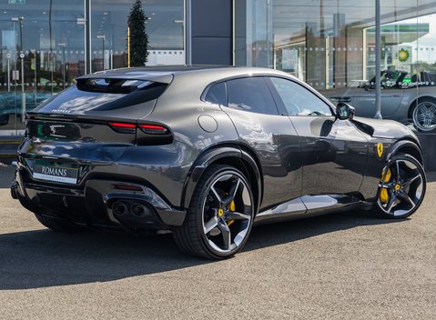 Ferrari Purosangue 4