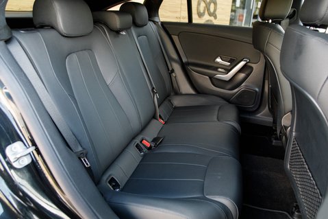 Mercedes-Benz CLA Class CLA 180 SPORT EXECUTIVE 34