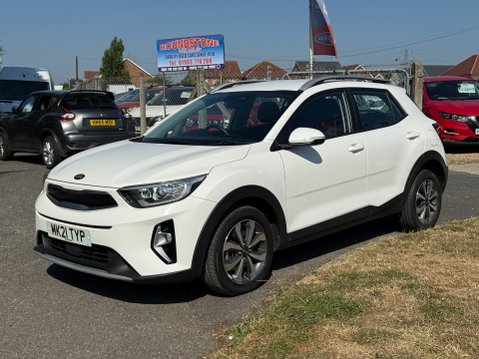 Kia Stonic 2 **10,841 MILES** 8