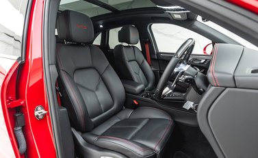 Porsche Macan GTS 10