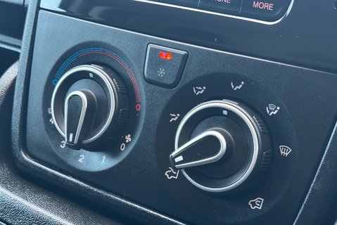 Peugeot Boxer 333 L1 H1 120 ps BlueHdi Professional - Sat Nav & Air Con 18