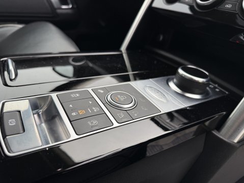 Land Rover Discovery HSE Luxury 22