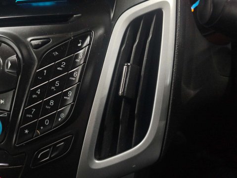 Ford Focus 1.6 Focus Zetec 105 5dr 62