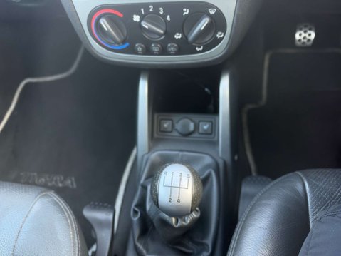 Vauxhall Tigra 1.4 Tigra Exclusive 2dr 33