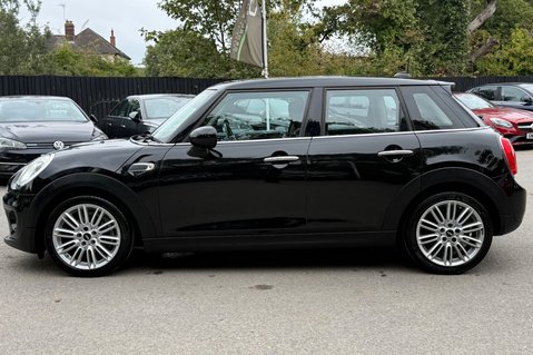 Mini Hatch COOPER D - £20 ROAD TAX - MEDIA XL -LED HEADLIGHTS -HIGH SPEC - NEW MOT 9