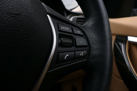 BMW 3 Series 2.0 320i Luxury Auto 4dr 43