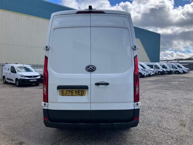 Maxus Deliver 9 Deliver LWB Diesel 9 2.0 D20 150 Extra High Roof Van 8