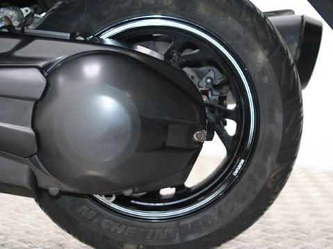 Suzuki Burgman 400 AN 400 L2 23