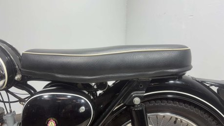 BSA Bantam 175 D14/4 1968 VERY CLEAN CLASSIC PROJECT COLLECTORS BIKE 23