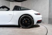 Porsche 911 TARGA 4 PDK. WARRANTY. ADAPTIVE CRUISE CONTROL. HEATED SEATS. HEATED WHEEL. 13