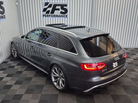 Audi RS4 4.2 FSI V8 Estate 5dr Petrol S Tronic quattro Euro 5 (450 ps) 47