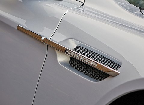 Aston Martin Rapide S 6