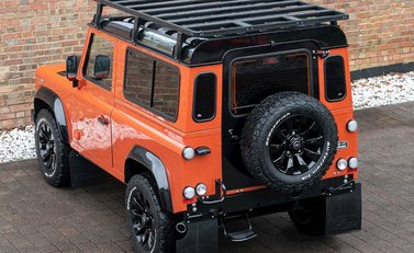 Land Rover Defender 90 Adventure 9