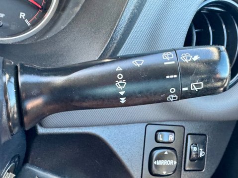 Toyota Yaris VVT-I SPORT 26