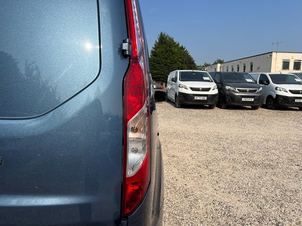 Ford Transit Connect AUTO (SOLD) SWB L1H1 Low Roof Limited Air Con Alloys Sensors Cam EURO 6 NO 23