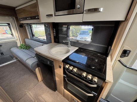 Swift Rio 310 15