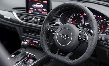 Audi RS6 Avant Performance 11