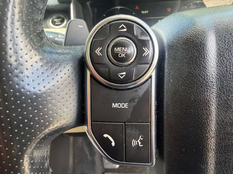 Land Rover Range Rover Sport 3.0 Range Rover Sport HSE SDV6 Auto 4WD 5dr 33