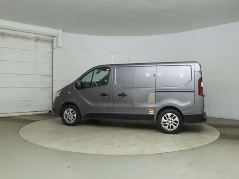 Renault Trafic 1.6 Trafic SL27 Sport Nav dCi 8