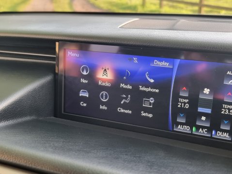 Lexus Is 300H PREMIER 54
