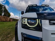 Land Rover Defender 90 Obsidian WideTrak D250 S Hardtop 17