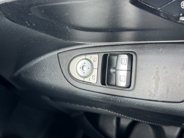 Mercedes-Benz Vito AUTO LWB L2H1 Low Roof Progressive 114 Air Con Sensors EURO 6 25
