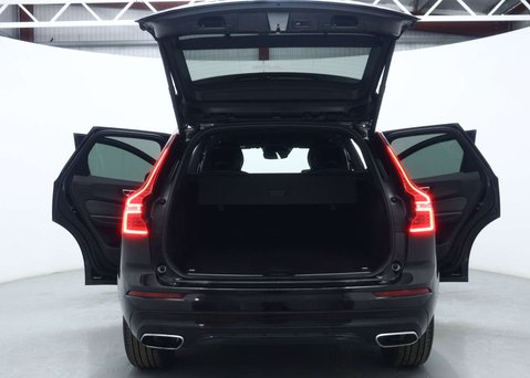 Volvo XC60 2.0 B5 MHEV R-Design SUV 5dr Petrol Hybrid Auto Euro 6 (s/s) (250 ps) 57