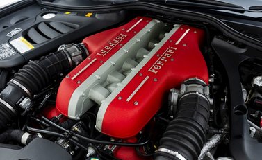 Ferrari GTC4 Lusso V12 32