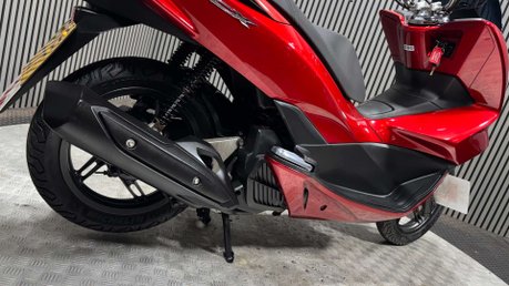 Honda PCX WW PCX 125 2016 ONLY 13K 1 OWNER LONG MOT WARRANTY 125CC 10