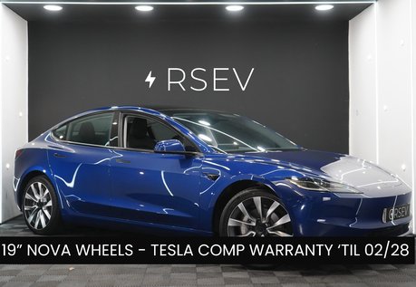 Tesla Model 3 LONG RANGE AWD 19’’ Nova Wheels One Owner Ventilated front Seats Pano Roof