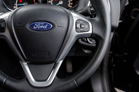 Ford B-Max TITANIUM 19