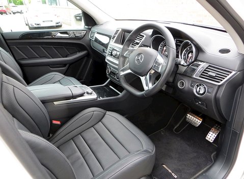 Mercedes-Benz M Class AMG 10