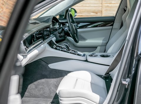 Porsche Panamera Turbo Sport Turismo 15