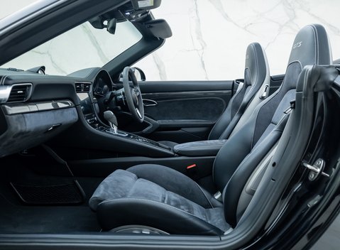 Porsche 911 Carrera GTS CABRIOLET (991.2) 18
