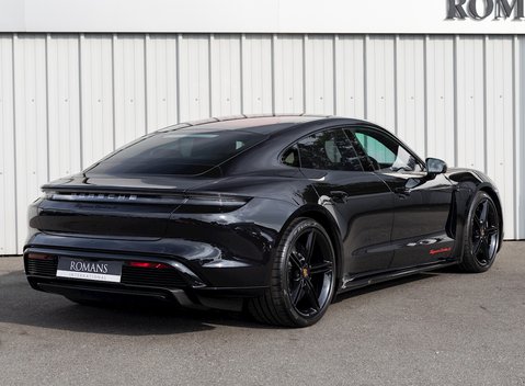 Porsche Taycan Turbo S 7