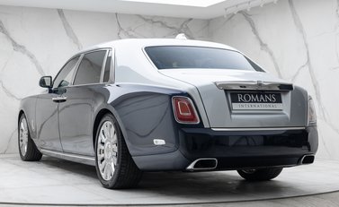 Rolls-Royce Phantom VIII EWB 10