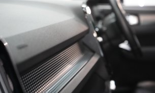 Volvo XC40 P8 R-DESIGN AWD One Owner Full Volvo Service History Leather Interior 24