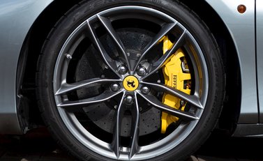 Ferrari 488 Spider 12