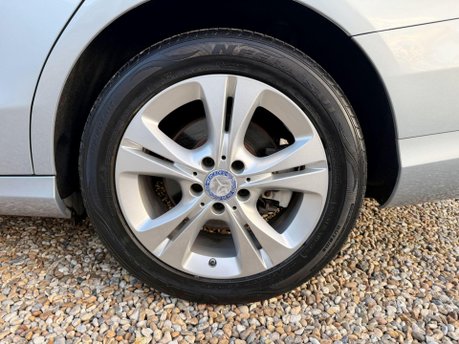 Mercedes-Benz C Class 2.1 C220d SE Saloon 4dr Diesel 7G-Tronic+ Euro 6 (s/s) (170 ps) 11