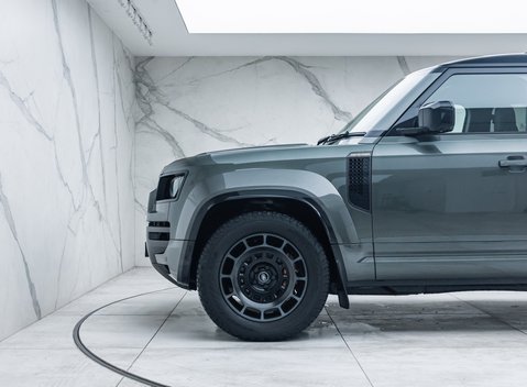 Land Rover Defender OCTA EDITION ONE 37