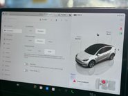 Tesla Model Y BASE 21