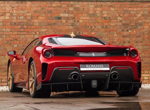 Ferrari 488 Pista 3