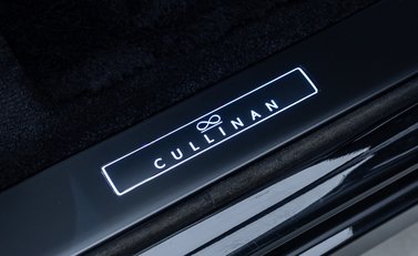 Rolls-Royce Cullinan Series II Black Badge 35