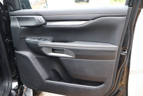 Ford Ranger Brand new 3.0 WILDTRAK ECOBLUE x show room display model  HUGE SAVING 17