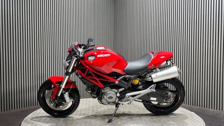 Ducati Monster 696 2011 ONLY 5K SERVICED WARRANTY 696CC LONG MOT VERY CLEAN NAKED 8