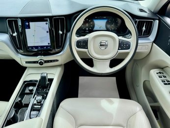Volvo XC60 2.0 B4 MHEV Momentum Auto AWD Euro 6 (s/s) 5dr