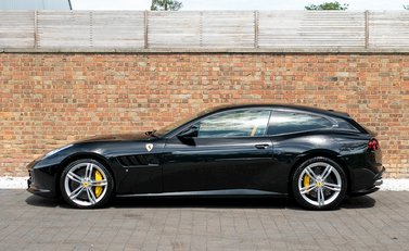 Ferrari GTC4 Lusso 2